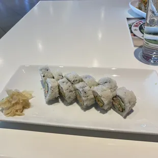 Salmon avocado Classic Roll