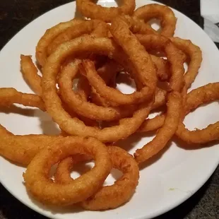 onion rings on a plate