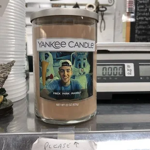 a picture of a yankee candle
