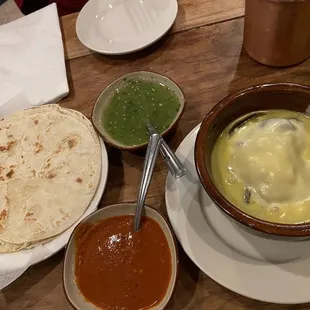 Queso Fundido con Rajas Poblanas