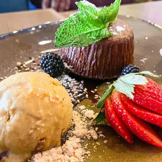 MOLE LAVA CAKE