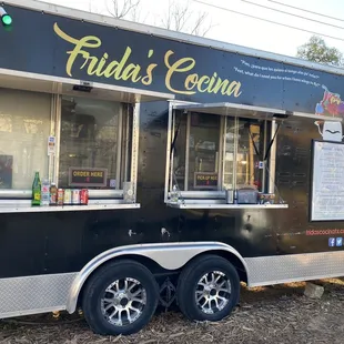 ramen and noodles, outside