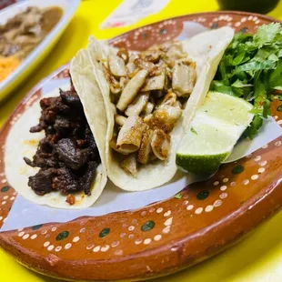 Tacos de tripa y fajita