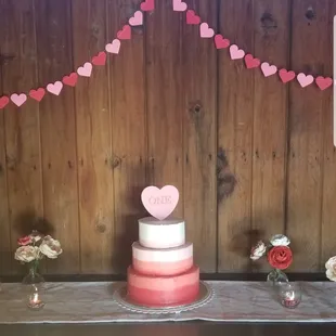 Cake by Frida&apos;s Bakery Visalia