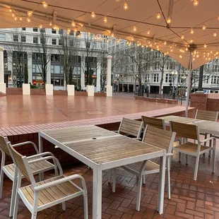 Outside: Variety of seating available, more so when other food trucks are closed (such as weekend mornings)
