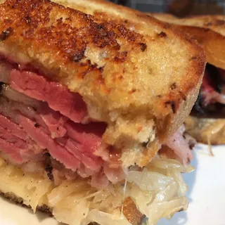 Pastrami Reuben