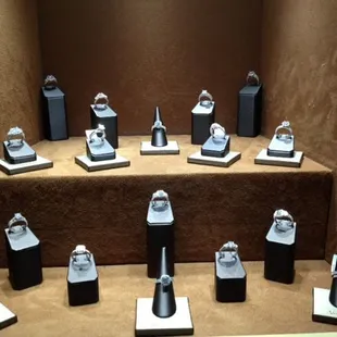 Now an official retailer for Simon G jewelry! Here is a glimspe of just a few of the beautiful engagement rings.