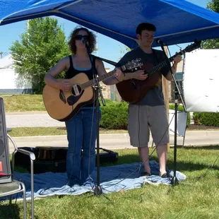 Art Fair @ The Bean: The Clementines perform live.