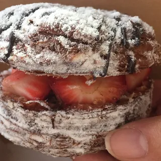 Strawberry Nutella Dossant