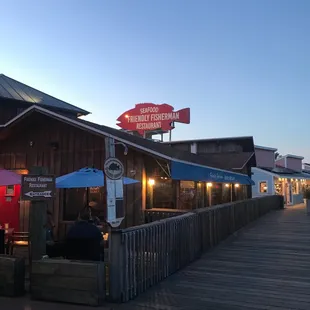 the outside of the restaurant