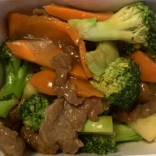 Beef w/Broccoli; IG: @katzlundell