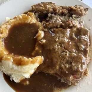 Meatloaf with mashed potatoes