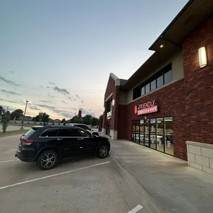 Smoke Shop 2801 36th Ave NW  Norman Ok 73072  FRIENDLY TOBACCO &amp;VAPE