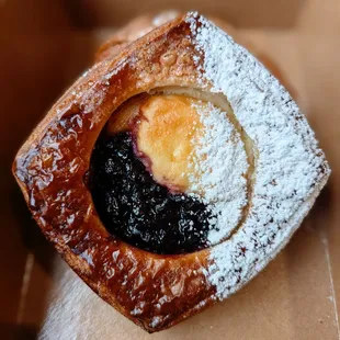 Berry &amp; Cheese Tao pastry