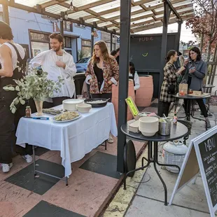 Friendsgiving Market