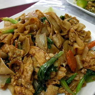 Stir Fried Wide Rice Noodles