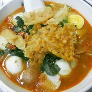 Rice Noodle in Fish Soup**