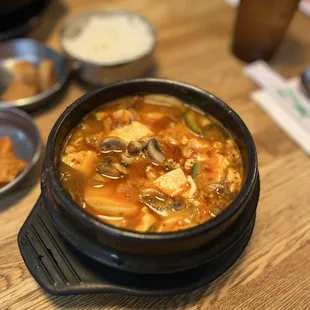 Seafood with Tofu Soup and kimchi