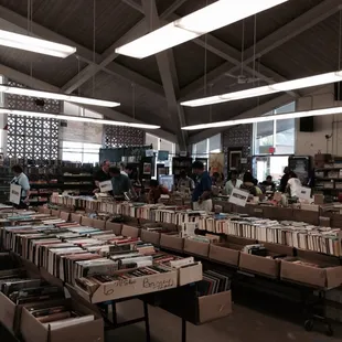 2014 book sale- tues afternoon no crowds!