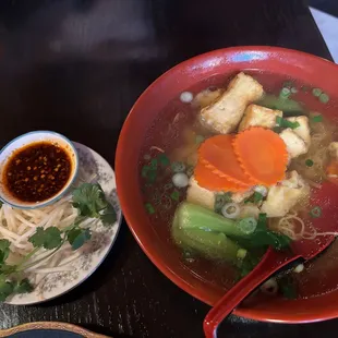 Vegan wonton soup (with tofu and impossible meat filling)