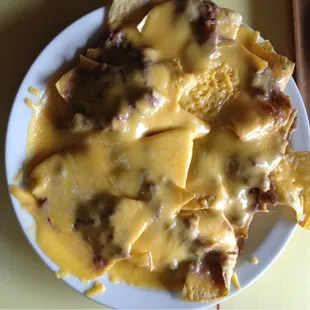 Bean and cheese nachos