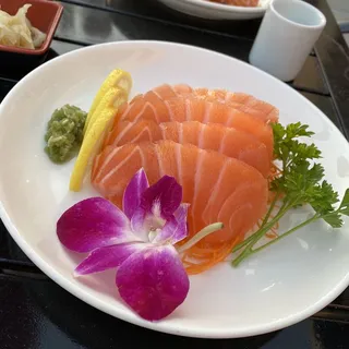 6 Piece Salmon Sashimi