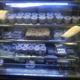 Dessert case