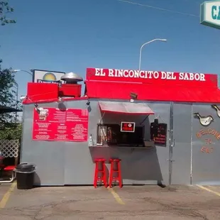 the outside of a restaurant
