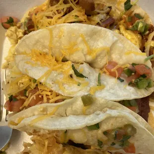 Bacon breakfast tacos