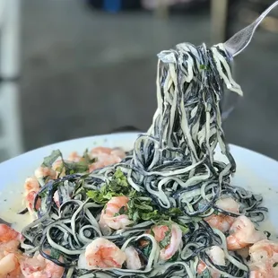 Black and White Spaghettini