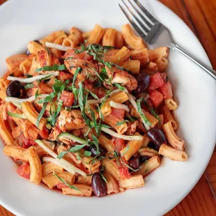 pasta dish, pasta, food