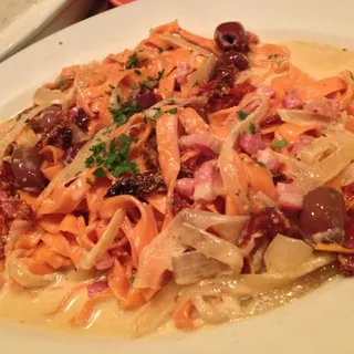 Pasta Puttanesca*