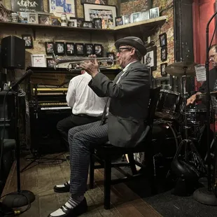 Live band