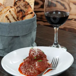 ALBONDIGAS | IBERIAN MEATBALLS
Beef, pork, chorizo, spicy tomato sauce