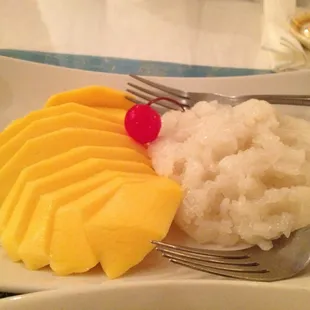 mango with sticky rice , delicious