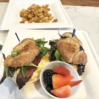 BLT and Egg Sandwich