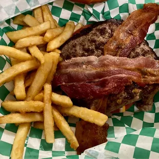 Traditional Burger w/ bacon~
