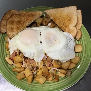 a plate of breakfast food