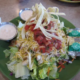 The chicken fajita salad was a nice healthy and filling entree. Their salad choices are varied for those watching carbs and calories.