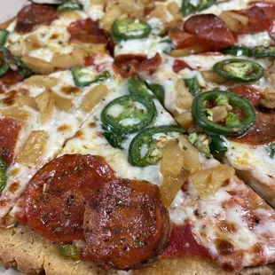 Gluten free pizza, spicy Hawaiian