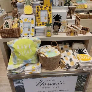 Pineapple themed items