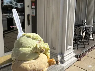 Divino Gelato Cafe