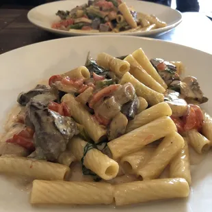 Rigatoni &amp; Steak, my go to dish when we come here. Perfectly seasoned, good temp on the steak and amazingly favored sauce.