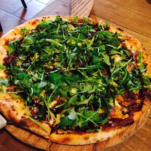 Verde Pizza - pancetta, arugula, romano and mozzarella cheese with delirious balsamic reduction. Definitely a great combo.