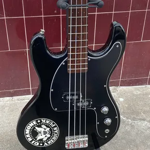 Ramons bass
