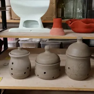 garlic pots on the drying rack