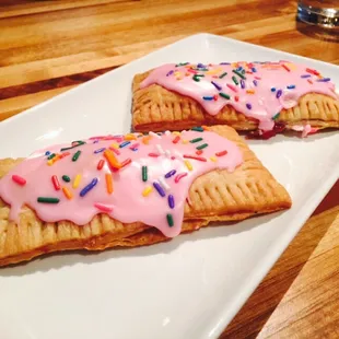 Homemade strawberry Pop Tarts!
