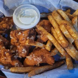 Boneless wings and Cajun fries.