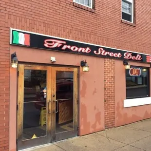 the entrance to the restaurant