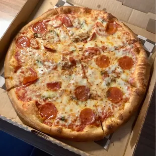 Margarita Pizza w easy pepperoni, yummy!